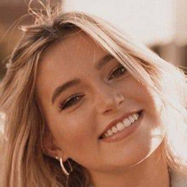 Molly Shiveley - Age, Family, Bio