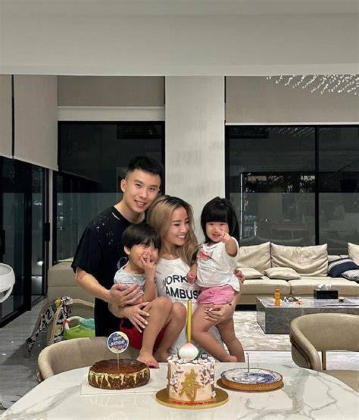 Naomi Neo - Age, Family, Bio