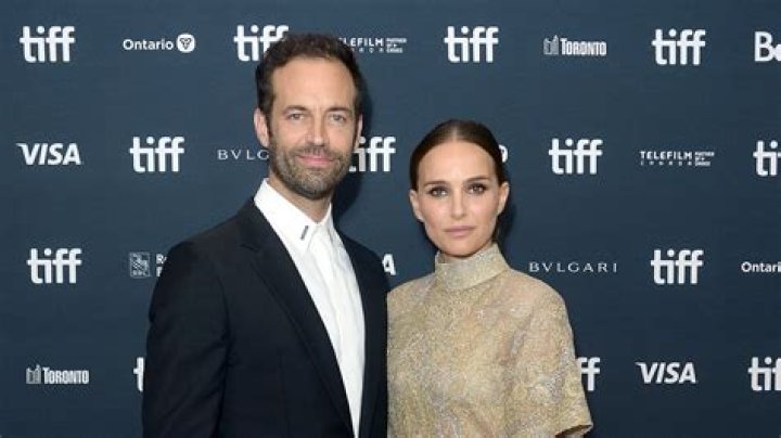 Natalie Portman quietly filed for divorce last year & it’s already been finalized