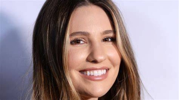 Natalie Tenerelli - Age, Family, Bio