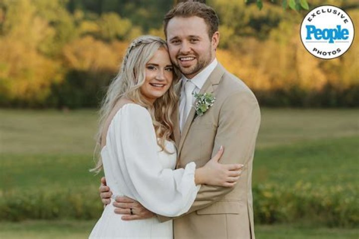Newlywed Jessa Duggar Shares Photo of Parents Kissing