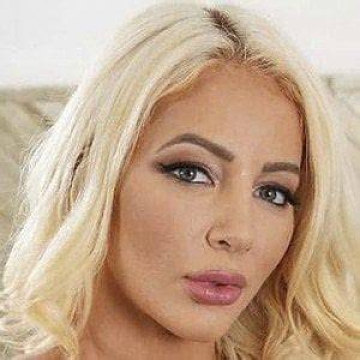 Nicolette Shea - Age, Family, Bio
