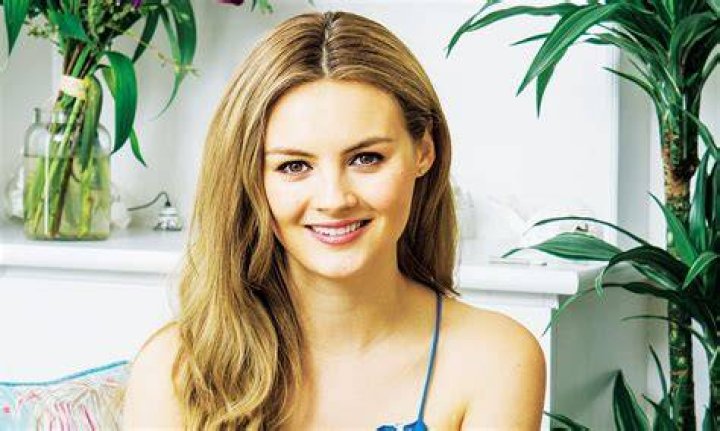 Niomi Smart - Age, Family, Bio