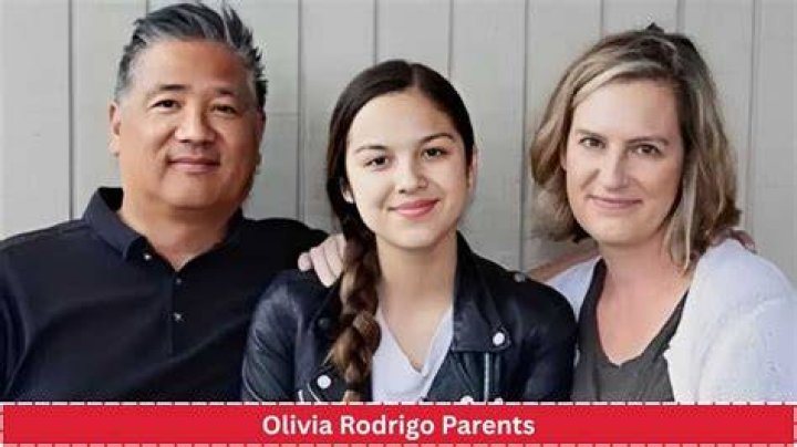 Olivia Deeble - Age, Family, Bio