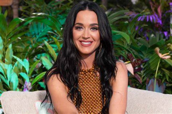 	Orlando Bloom tries not to be shady about Katy Perry: ‘We recognize each other’s pools’	