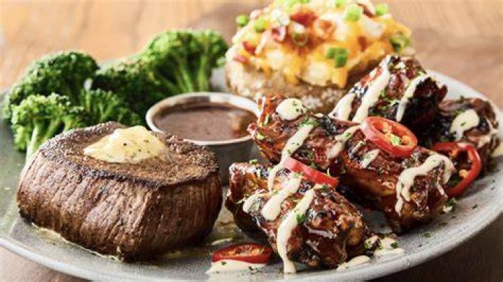 Outback Steakhouse brings back 4-Course Celebration for Two deal for Valentine’s Day 2023
