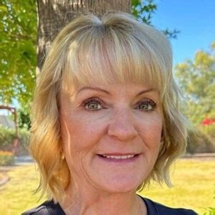 Pam Stepnick - Age, Family, Bio