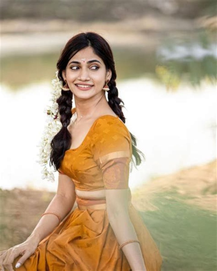 Prastuti Parasha Height, Weight, Net Worth, Age, Birthday, Wikipedia, Who, Instagram, Biography