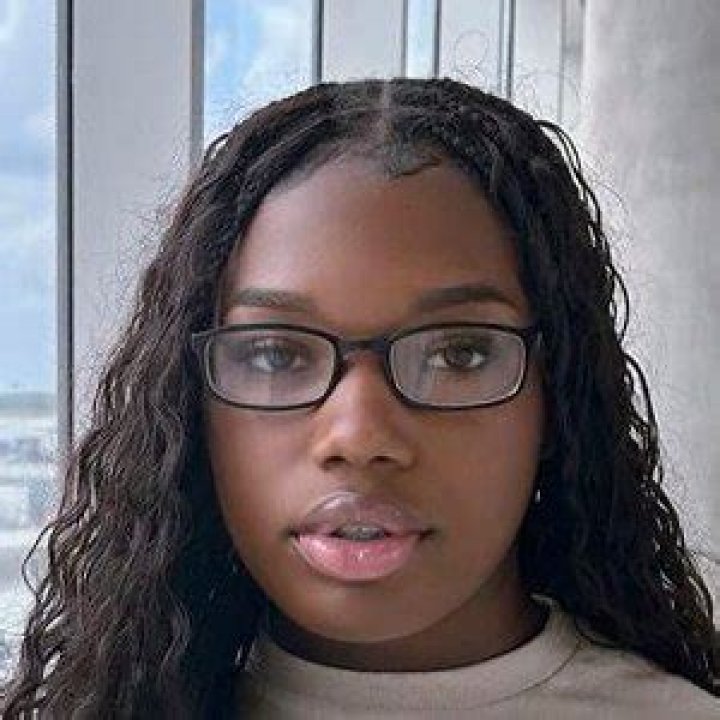 Prettyaxme - Age, Family, Bio