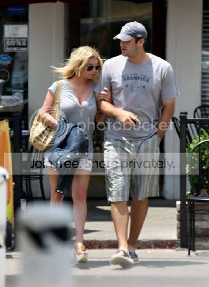 Radar: Tony Romo dumped Jessica Simpson because of John Mayer