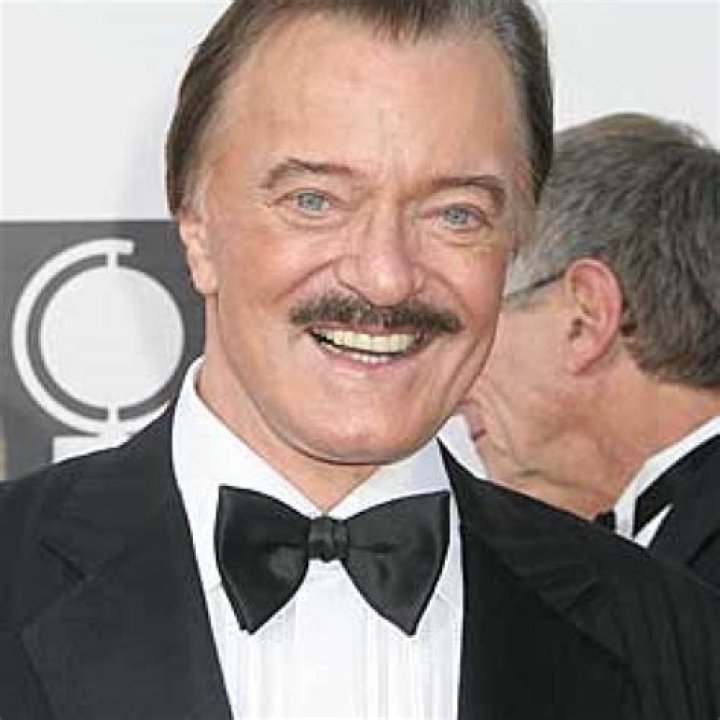 Robert Goulet - Trivia, Family, Bio