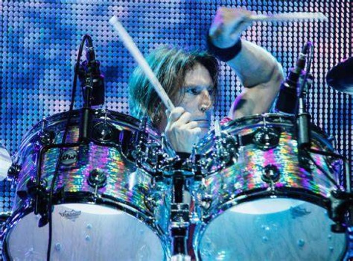 Sean Kinney Bio (Wiki) 