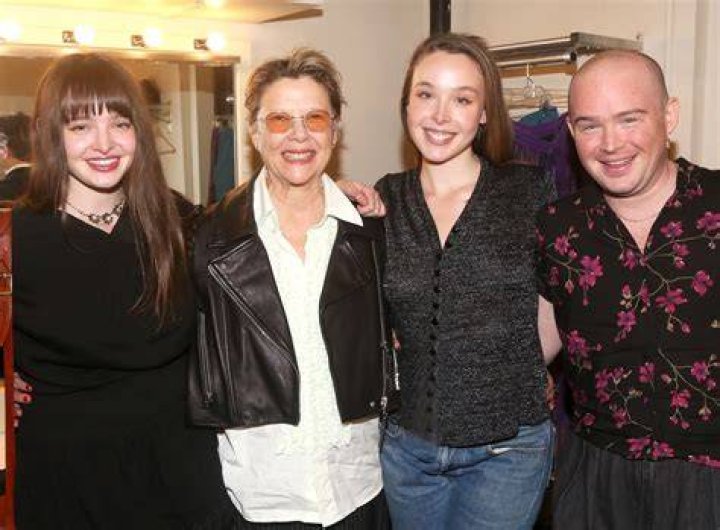 Sean Young spills the vintage tea on Warren Beatty, Ridley Scott & Steven Spielberg