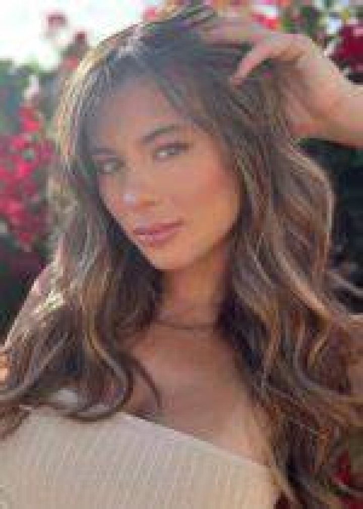 Shelby Bay - Age, Family, Bio