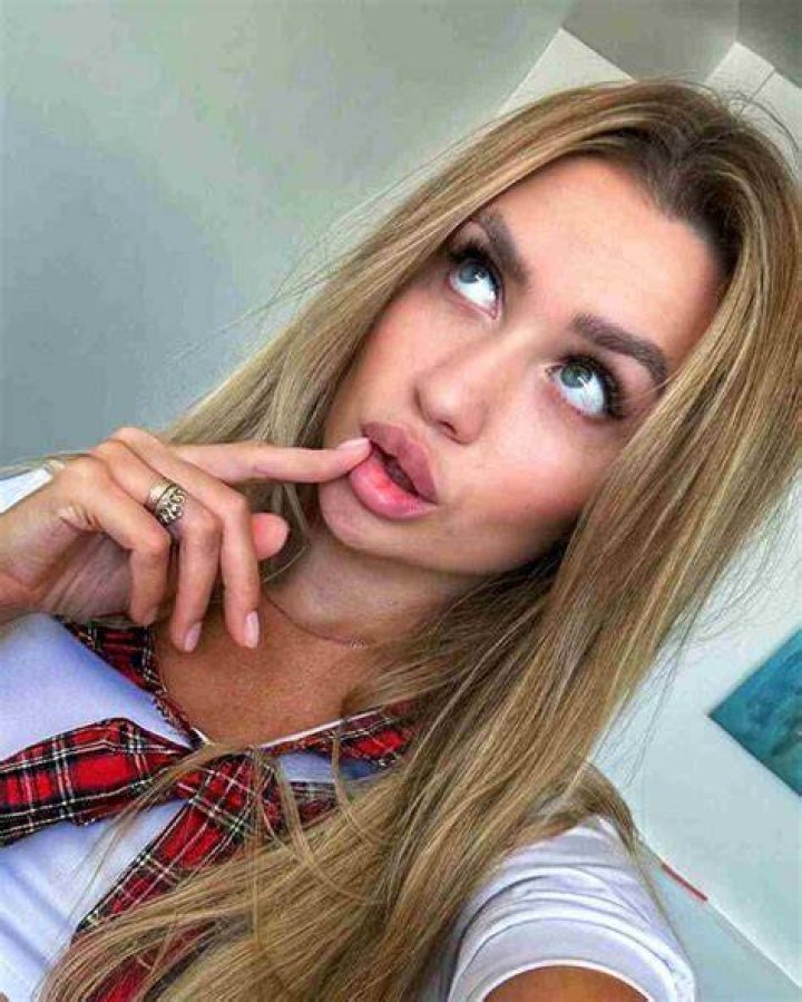 
softgirlbella Height, Weight, Net Worth, Age, Birthday, Wikipedia, Who, Nationality, Biography 