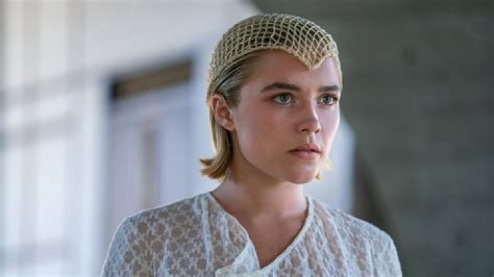 Soko wears lace Chloe doily to Cannes photocall: interesting or terrible?