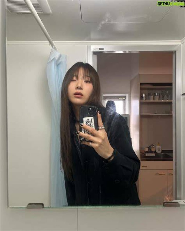 Sung Ji Yeon - Age, Family, Bio