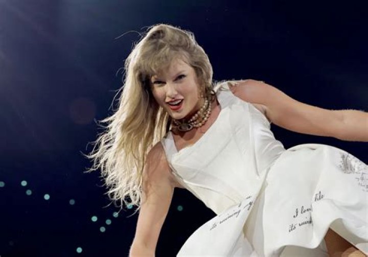Taylor Swift hailed for her 'genuine heart' as she donates $1m to storm victims