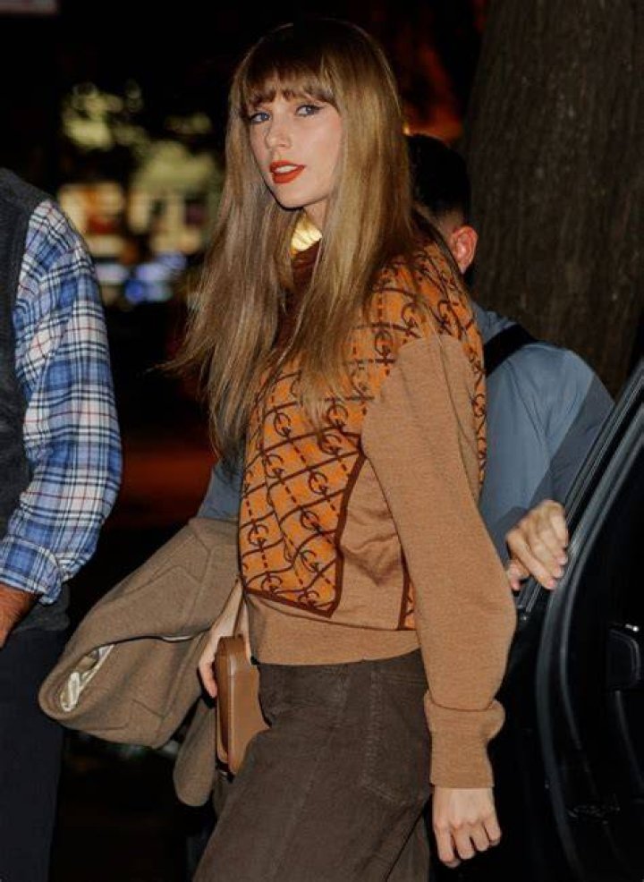 Taylor Swift wore autumnal Gucci for a NYC dinner at Minetta Tavern