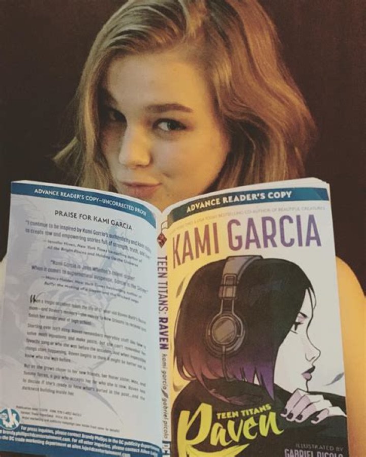 Teagan Croft Bio, Wiki, Career, Parents, Sisters, Relationship, Age, Height, Salary, Net Worth