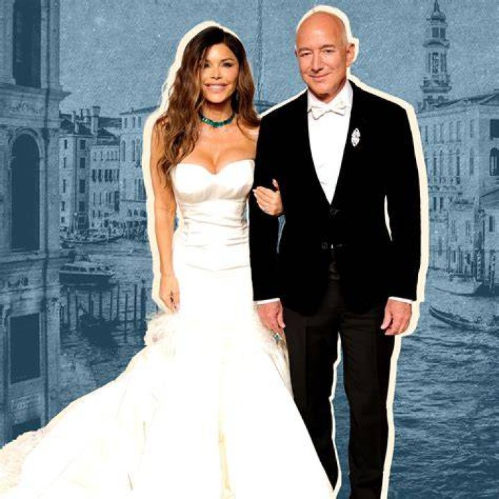 The rumored girlfriend of Amazon CEO Jeff Bezos, Lauren Sanchez files for divorce from husband of 14 years, Patrick Whitesell!
