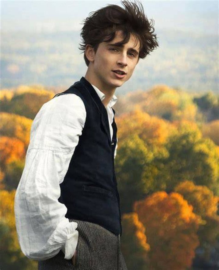 “Timothee Chalamet wore a mock-turtleneck at ‘The King’ premiere” links