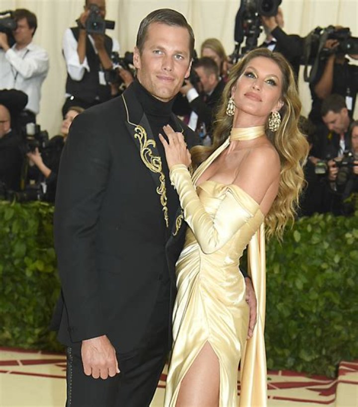 Tom Brady & Gisele already finalized the terms of their divorce & got it done