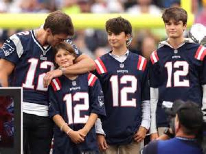 Tom Brady is ‘very sad at the moment,’ Gisele left & he’s caring for the kids