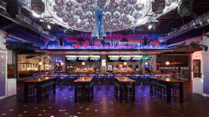 Tom Sandoval Says He's 'Done Apologizing,' Picks Up Mystery Woman In Nashville Bar
