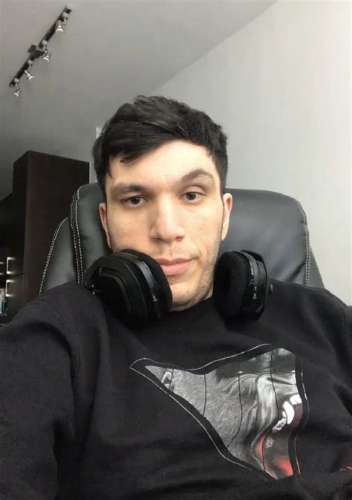 Trainwreckstv (Tyler Niknam) Pets - Celebrity Pets