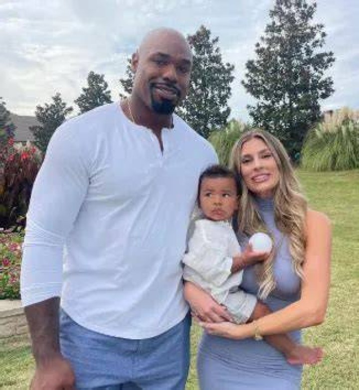 Tyron Smith - Age, Family, Bio