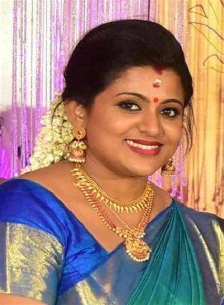 Veena Nair Height, Weight, Net Worth, Age, Birthday, Wikipedia, Who, Instagram, Biography