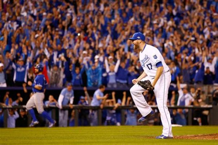 Wade Davis Net Worth - Wiki, Age, Weight and Height, Relationships, Family, and More