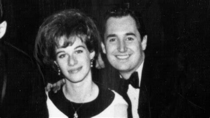 Was Carole King married to Neil Sedaka?