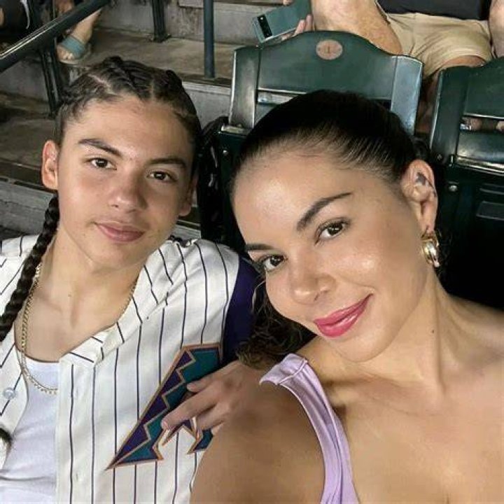 Wendy Mora - Trivia, Family, Bio