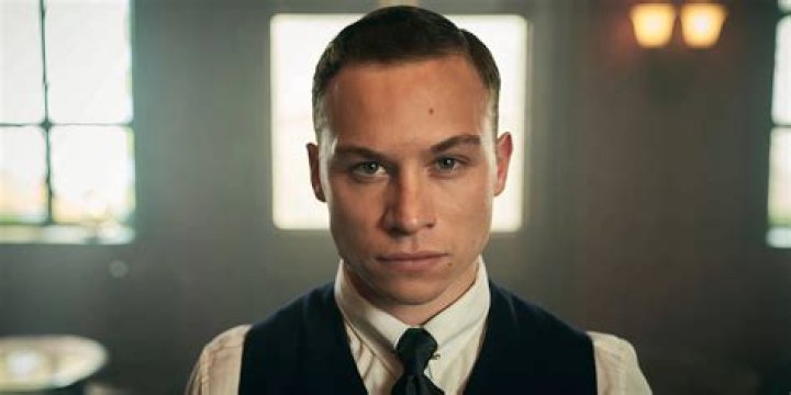 What is Peaky Blinders Actor David Dawson Relationship Status? Does he have a Girlfriend? Know his Net Worth