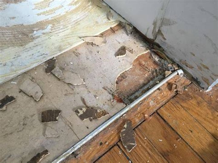 What years did linoleum have asbestos?