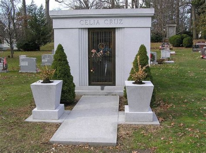 Where is Celia Cruz buried?
