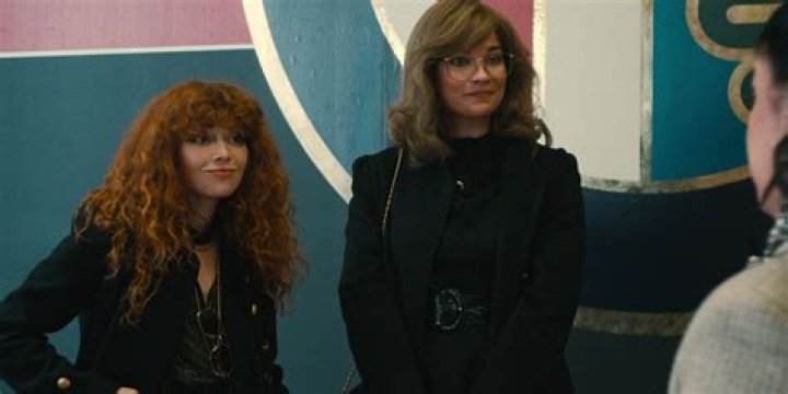 Who does Annie Murphy play in Russian Doll season 2?