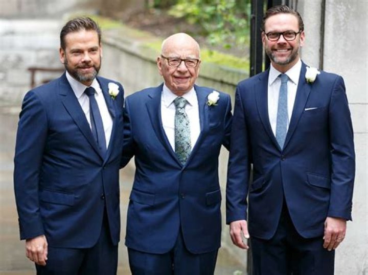 Who is Lee Cowan, CBS Correspondent's Wife? Learn his Wedding, Family, Net Worth & More