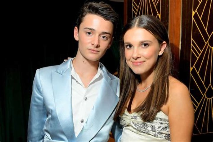 Who Is Noah Schnapp Dating? Who Is Noah Schnapp Girlfriend?