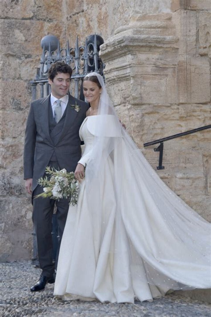 Would you like to see Lady Charlotte Wellesley’s Wickstead wedding gown?