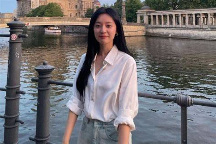 
Ye Ji-won Height, Weight, Net Worth, Age, Birthday, Wikipedia, Who, Instagram, Biography 