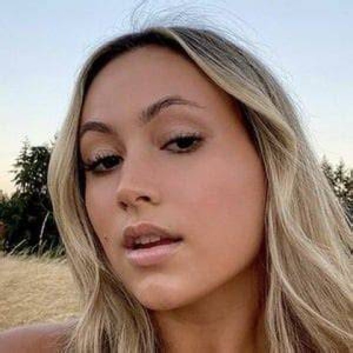 Zoe Ferguson - Age, Family, Bio